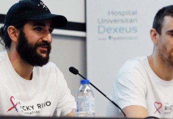 Ricky Rubio și Victor Claver au deschis, în Barcelona, un salon pentru bolnavi de cancer