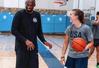 Sabrina Ionescu: „Mi-e dor de voi mai mult decât pot descrie în cuvinte”