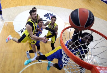 Othello Hunter aduce victoria pentru Maccabi Tel Aviv pe terenul lui Fenerbahce. Video