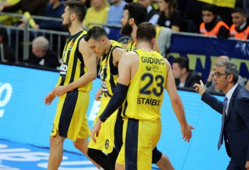 Patru membri ai lui Fenerbahce Istanbul au COVID-19