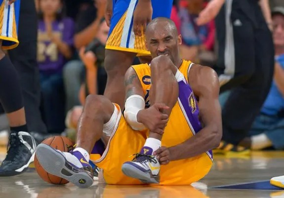 Kobe Bryant a suferit în urmă cu 7 ani o accidentare care i-a apropiat finalul carierei