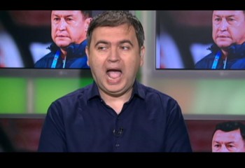Ministrul Sportului, surprins fără pantaloni pe skype într-o intervenție televizată. Video