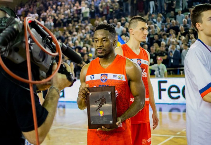 Giordan Watson rămâne la CSM Oradea