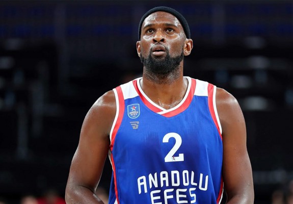 Chris Singleton și-a prelungit contractul cu Anadolu Efes