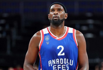 Chris Singleton și-a prelungit contractul cu Anadolu Efes