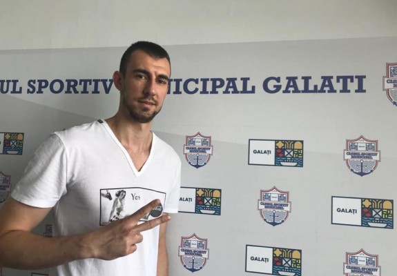 Vlad Negoițescu va face parte și în stagiunea următoare din lotul lui CSM Galați