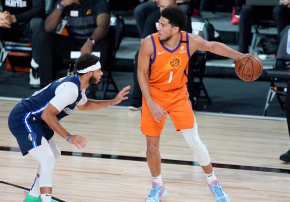 Phoenix Suns termină fără înfrângere în bula din Orlando