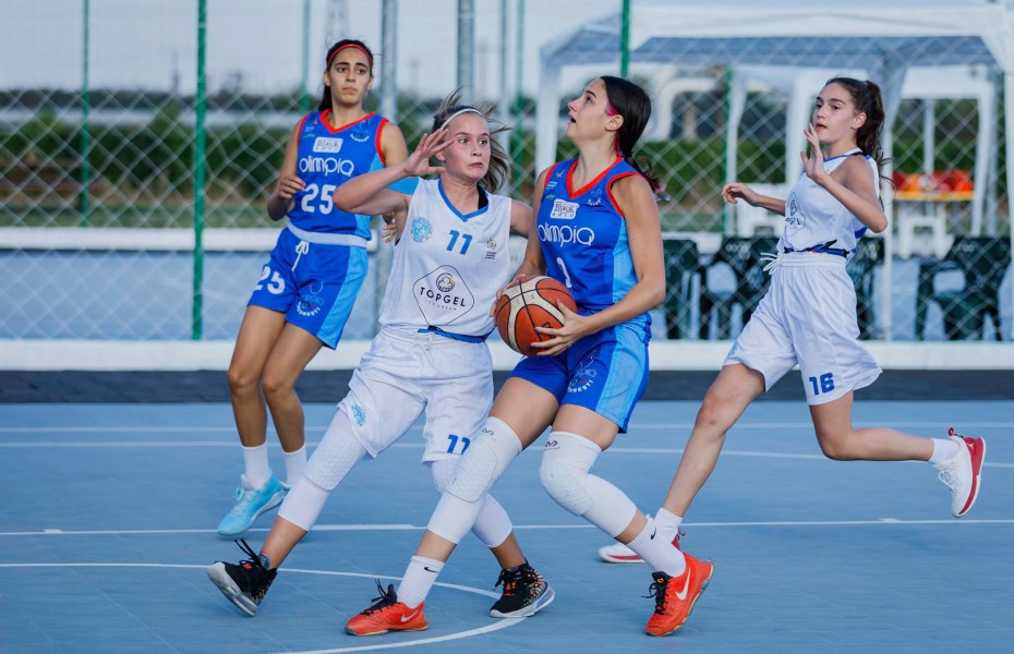 TF U16F - ABCU Oradea și CS Olimpia Rapid București luptă pentru un loc în finala competiției