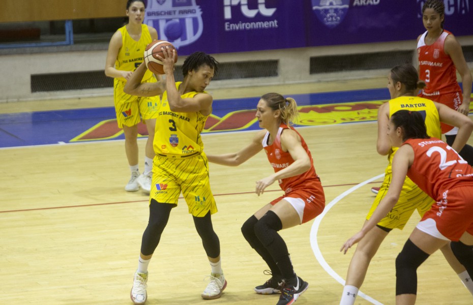 Adrienne Webb a ajuns în campionatul din Belarus