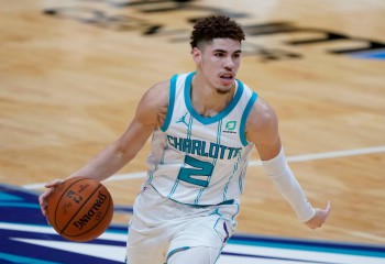 LaMelo Ball devine cel mai tânăr jucător din istoria NBA care înregistrează un triple-double. Video