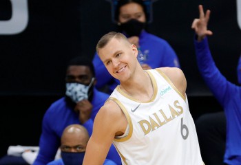 Kristaps Porzingis a revenit pe teren. Video