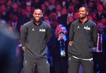 Kevin Durant și LeBron James conduc în voturile pentru All-Star Game