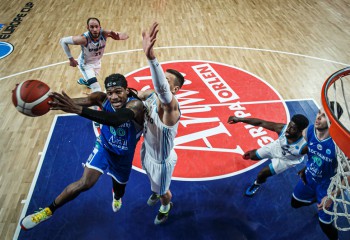 Kyndall Dykes rămâne în Polonia până în 2023
